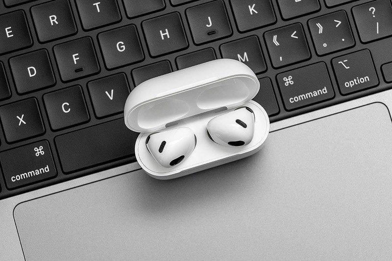 AirPods 3：苹果生态润滑剂，超越耳机本质的优雅体验