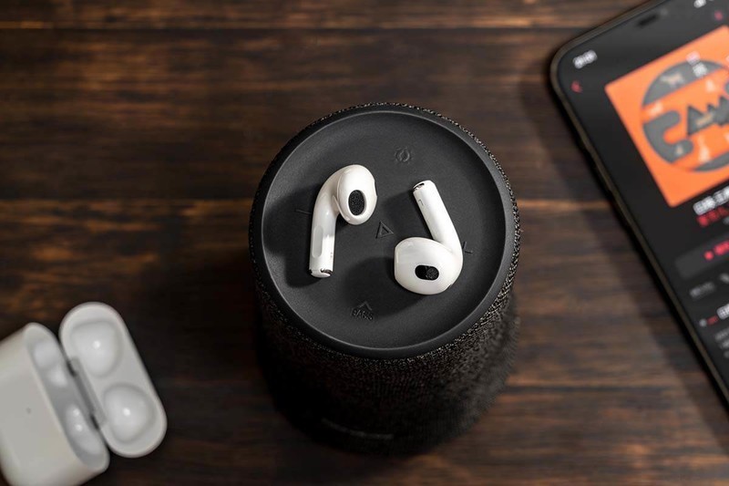 AirPods 3：苹果生态润滑剂，超越耳机本质的优雅体验