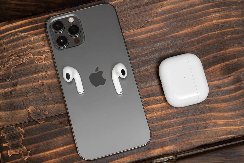 AirPods 3：苹果生态润滑剂，超越耳机本质的优雅体验