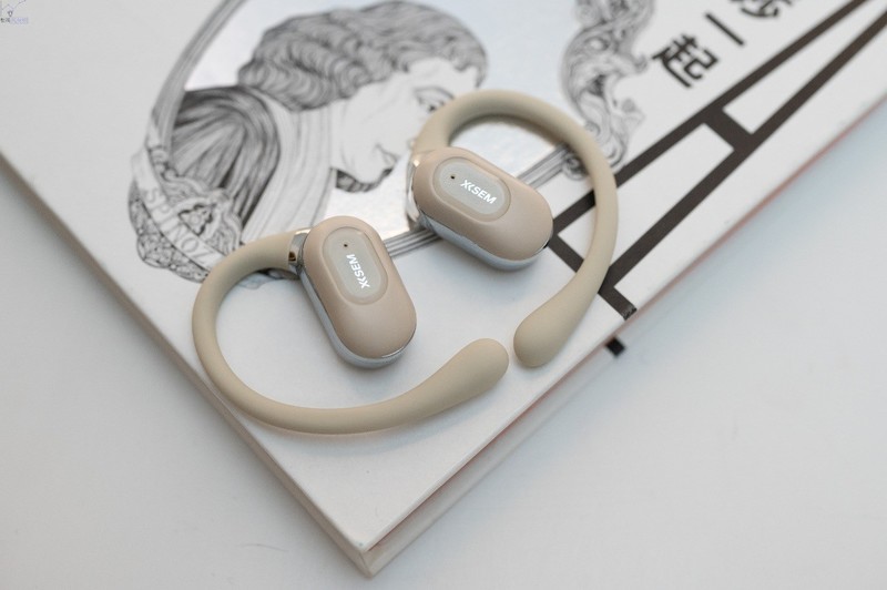零感佩戴的开放式耳机，音质悦耳更耐听，西圣Air体验