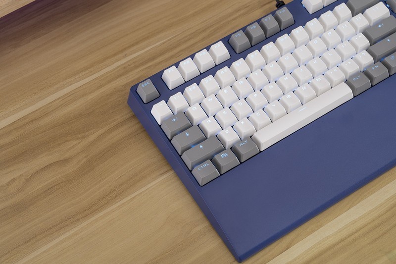 复古大手托机械键盘，不忘初心之选迪摩F6