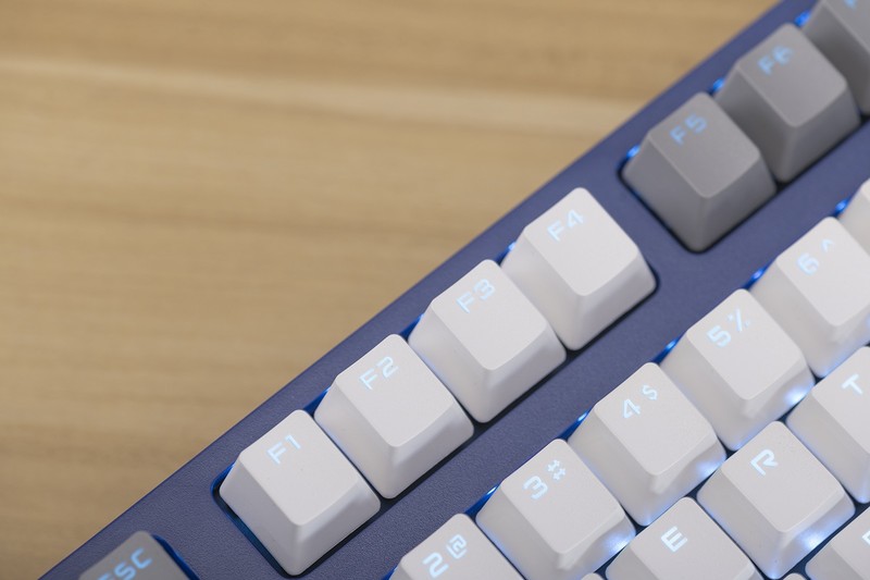 复古大手托机械键盘，不忘初心之选迪摩F6