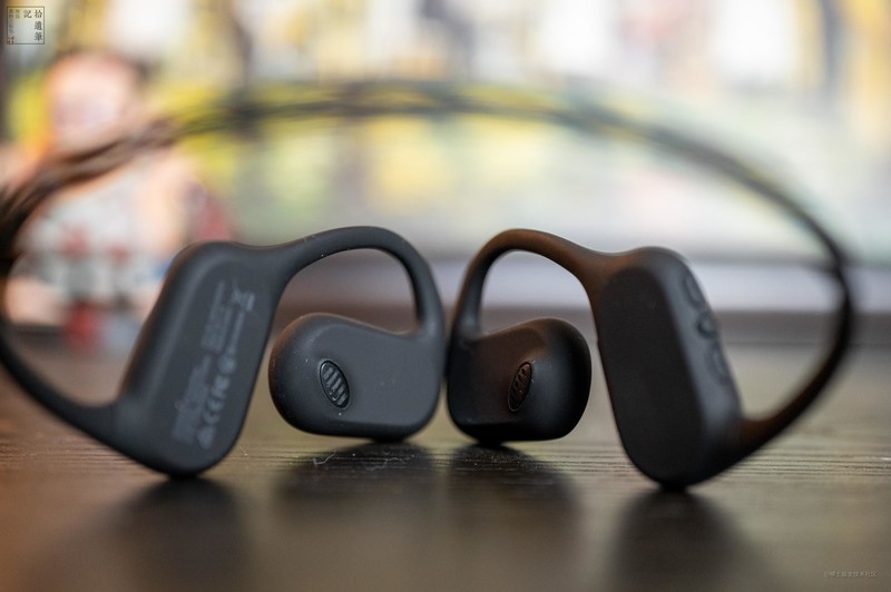 轻巧好听的气传导耳机，更适合运动玩家，泥炭RunFree体验