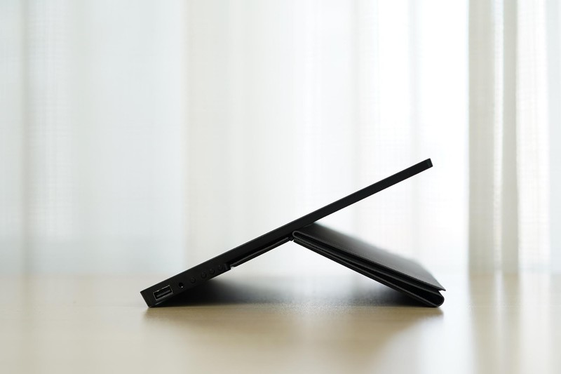 星空体育平台OLED面板、15.6英寸4K分辨率，我愿称它为Switch最佳伴侣