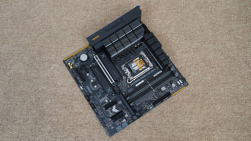 入门级游戏电脑怎么选？8400F+6750GRE 10G VS 12400F+4060告诉你答案