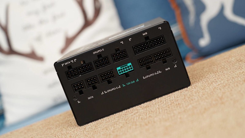 入门级游戏电脑怎么选？8400F+6750GRE 10G VS 12400F+4060告诉你答案