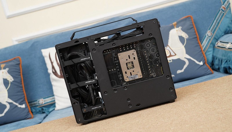 入门级游戏电脑怎么选？8400F+6750GRE 10G VS 12400F+4060告诉你答案