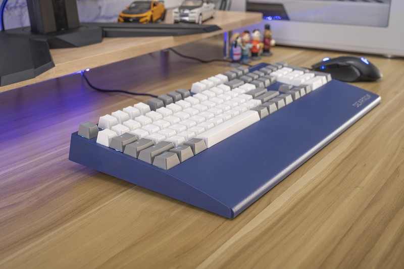 复古大手托机械键盘，不忘初心之选迪摩F6