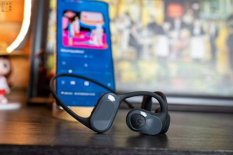 轻巧好听的气传导耳机，更适合运动玩家，泥炭RunFree体验