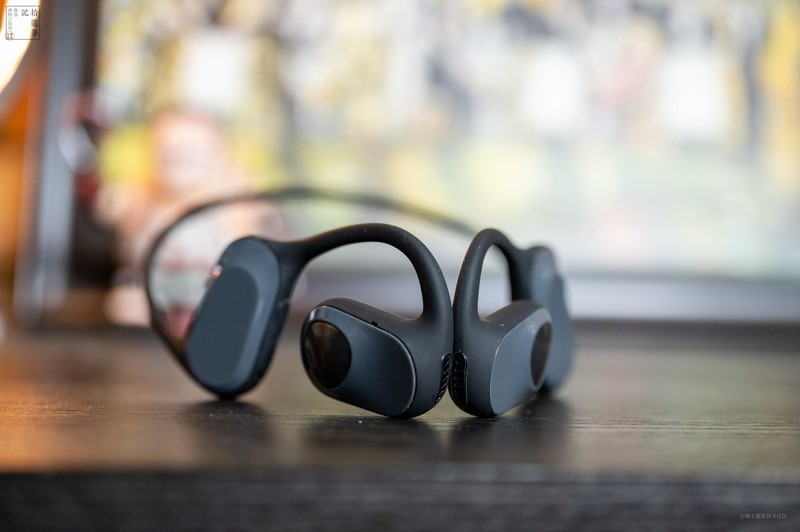 轻巧好听的气传导耳机，更适合运动玩家，泥炭RunFree体验