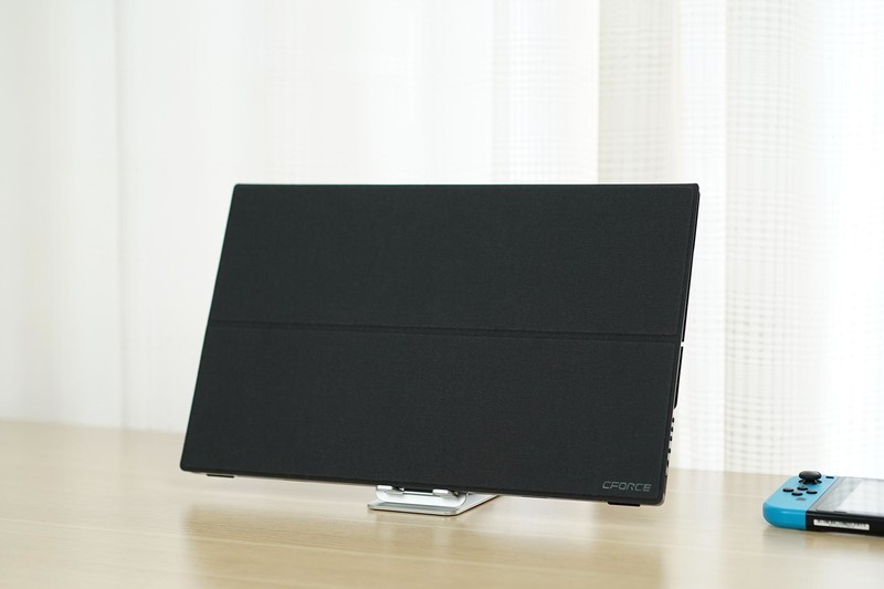 星空体育平台OLED面板、15.6英寸4K分辨率，我愿称它为Switch最佳伴侣