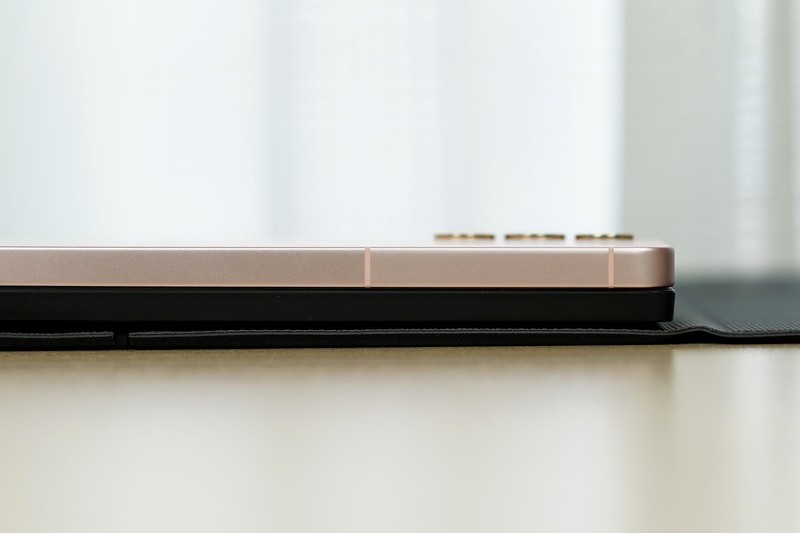 星空体育平台OLED面板、15.6英寸4K分辨率，我愿称它为Switch最佳伴侣