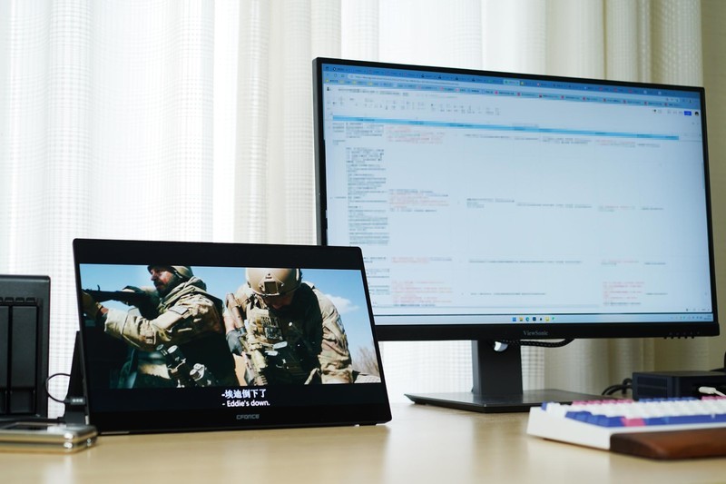 星空体育平台OLED面板、15.6英寸4K分辨率，我愿称它为Switch最佳伴侣