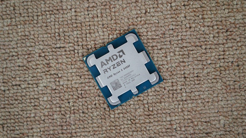 入门级游戏电脑怎么选？8400F+6750GRE 10G VS 12400F+4060告诉你答案