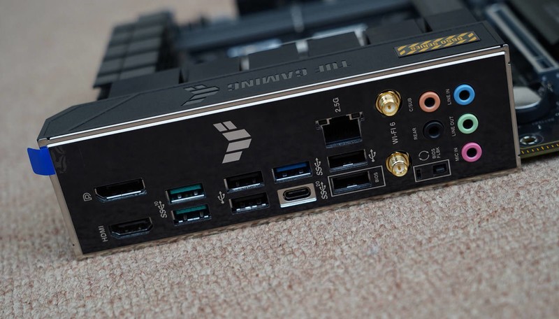 入门级游戏电脑怎么选？8400F+6750GRE 10G VS 12400F+4060告诉你答案