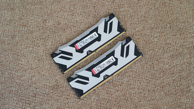 入门级游戏电脑怎么选？8400F+6750GRE 10G VS 12400F+4060告诉你答案