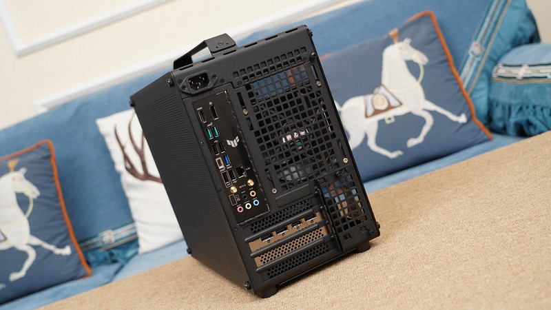 入门级游戏电脑怎么选？8400F+6750GRE 10G VS 12400F+4060告诉你答案