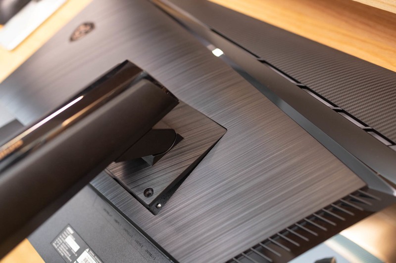 一步到位的选择，显示器中的高性能水桶机，MSI微星MPG321UR-QD