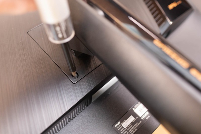 一步到位的选择，显示器中的高性能水桶机，MSI微星MPG321UR-QD