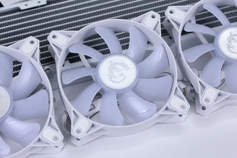 14700k散热不知道咋选？这款微星寒冰E360白色限定款一体水冷推荐