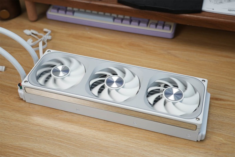 优雅白色设计，灯效炫酷无敌--乔思伯TH-360水冷散热器评测