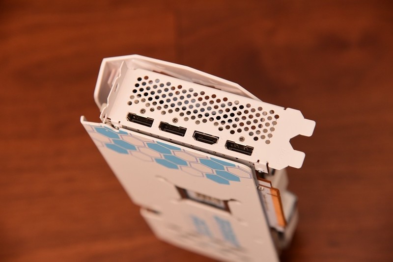 游戏利器，中国版RX 7650GRE上市，成功偷塔RTX 4060！