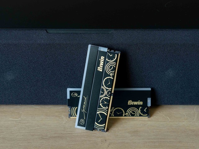 全网唯一6400C28/8000C36双EXPO内存，佰维DW100 OC LAB联名款测评