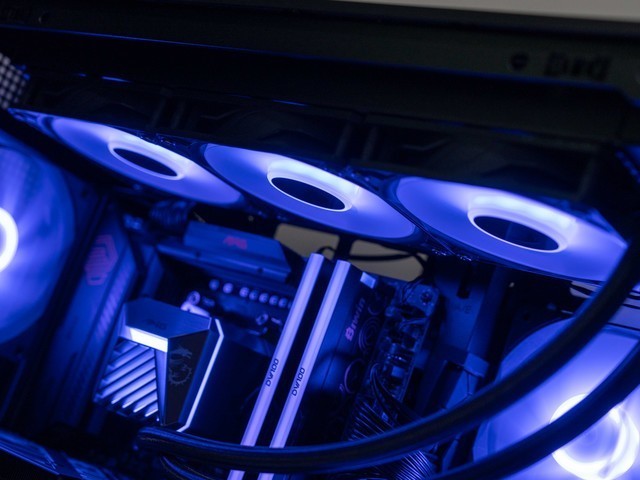 全网唯一6400C28/8000C36双EXPO内存，佰维DW100 OC LAB联名款测评