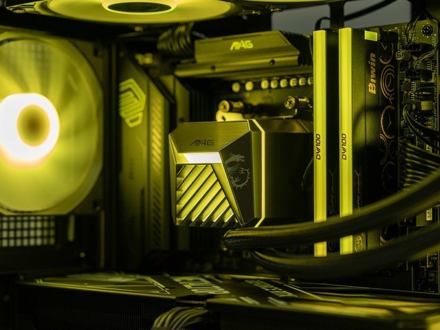 全网唯一6400C28/8000C36双EXPO内存，佰维DW100 OC LAB联名款测评