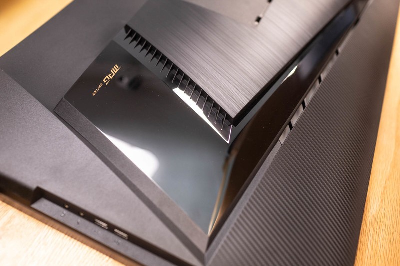 一步到位的选择，显示器中的高性能水桶机，MSI微星MPG321UR-QD