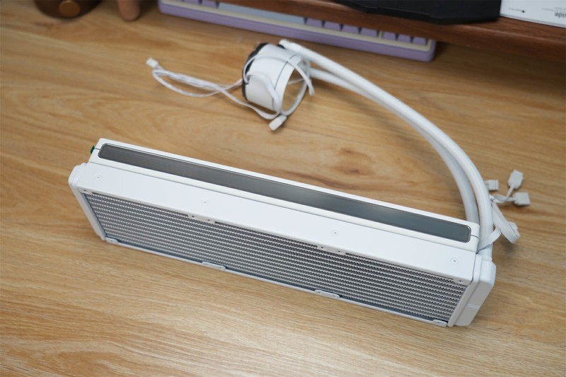 优雅白色设计，灯效炫酷无敌--乔思伯TH-360水冷散热器评测