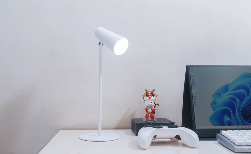 小米米家多功能充电台灯，能看书还能当手电筒，几十块真香