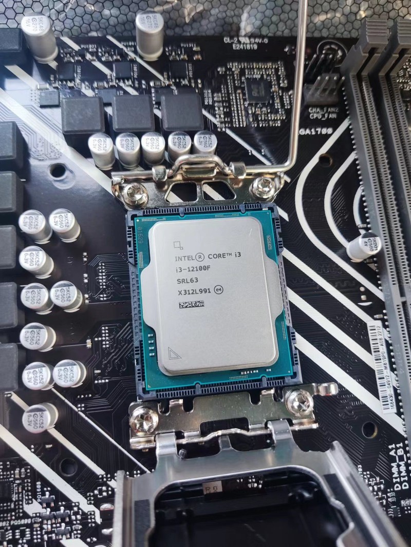 同事和朋友配的新电脑