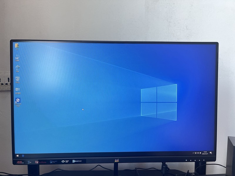 同事和朋友配的新电脑