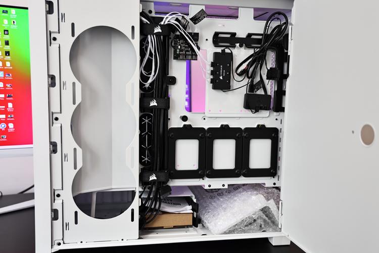 轻松拿捏i9-14900K星空体育平台990PRO：海盗船iCUE LINK H150i LCD/MP600 Elite