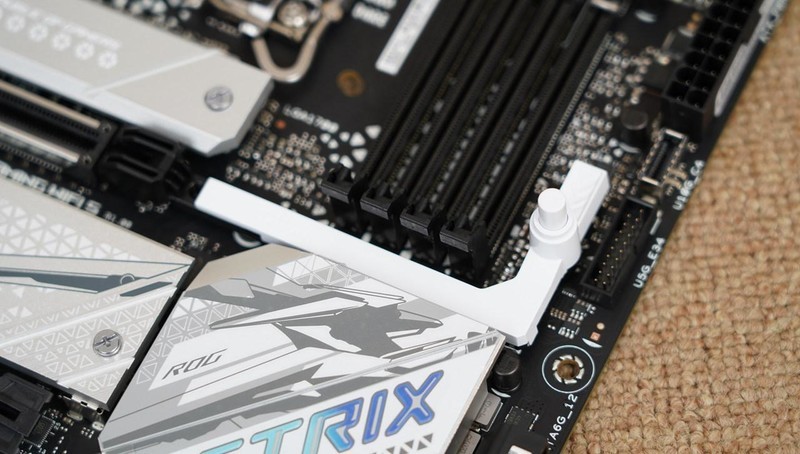 如何打造高性能海景房？14900K+华硕B760小吹雪S+影驰RTX4080S主机分享