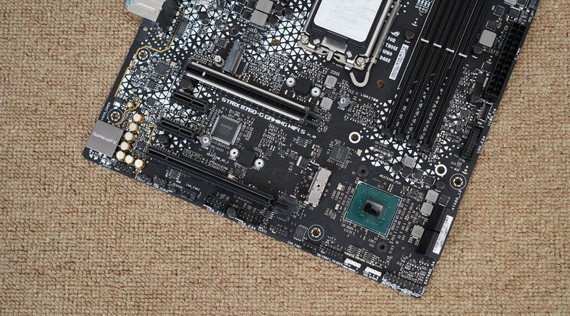 如何打造高性能海景房？14900K+华硕B760小吹雪S+影驰RTX4080S主机分享