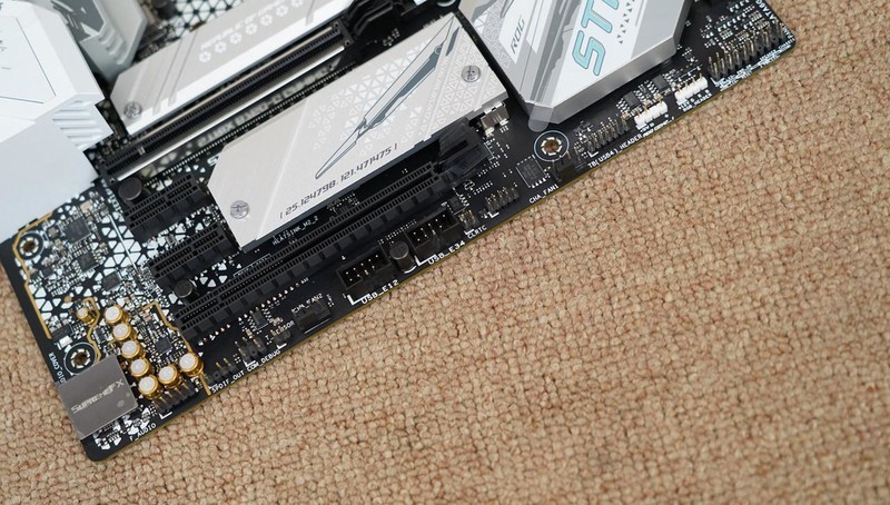 如何打造高性能海景房？14900K+华硕B760小吹雪S+影驰RTX4080S主机分享