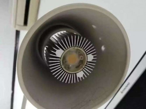 儿童护眼灯推荐排行榜第一名推荐：哪个牌子的护眼台灯比较好？