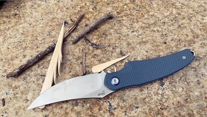 荒野求生时，它才是真”鲨手锏“，悍迪鲨鱼户外刀