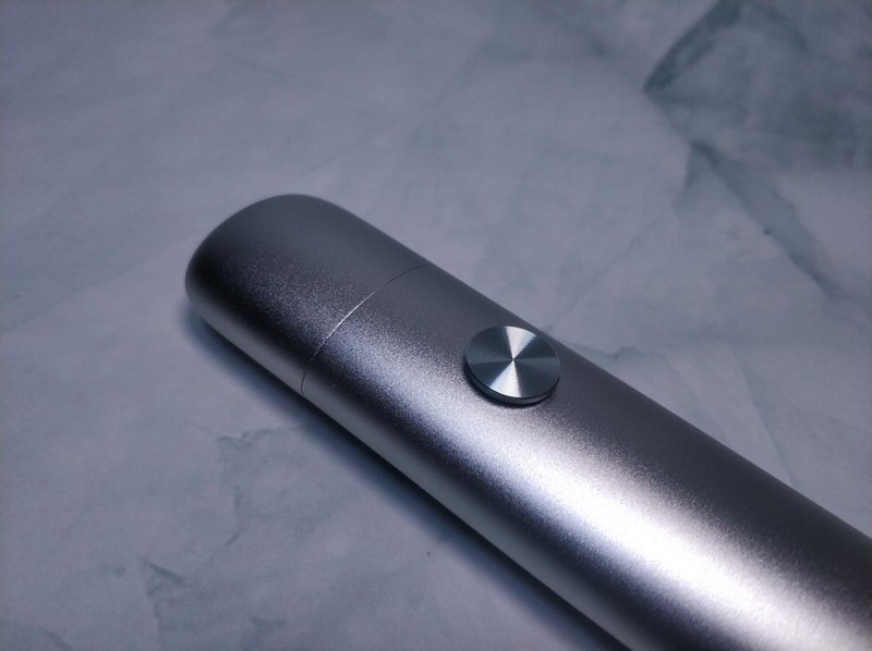 摆脱口腔异味，清新口气如此简单：左点智能口腔喷雾