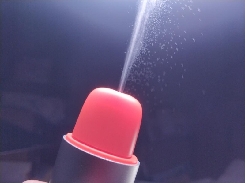 摆脱口腔异味，清新口气如此简单：左点智能口腔喷雾