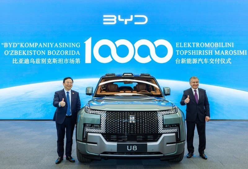 2023年成汽车分水岭！燃油车衰退新能源崛起，比亚迪亮剑智能化