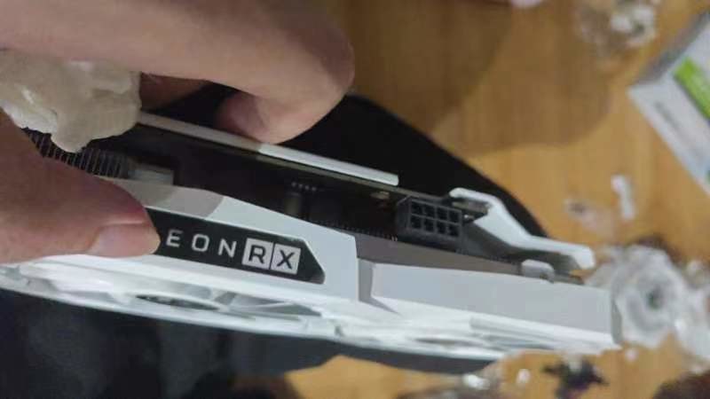 同事和朋友配的新电脑