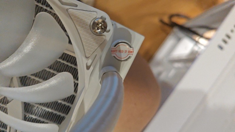 同事和朋友配的新电脑