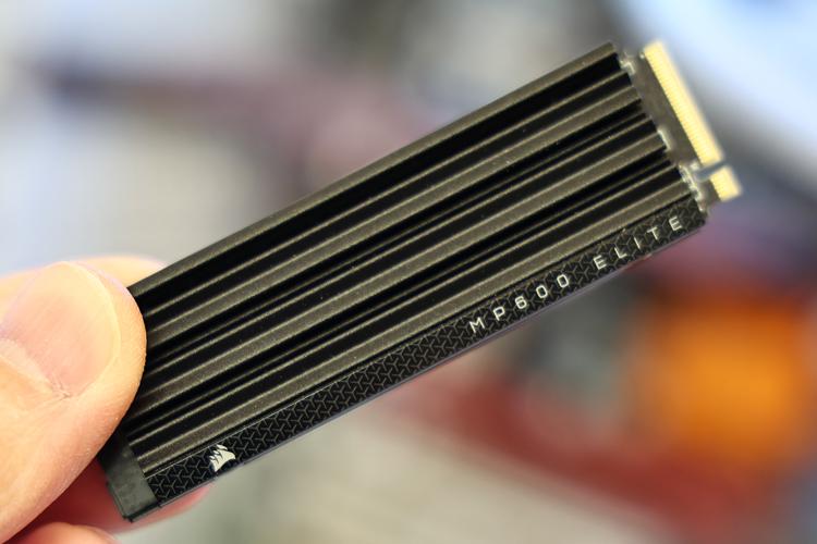 轻松拿捏i9-14900K星空体育平台990PRO：海盗船iCUE LINK H150i LCD/MP600 Elite