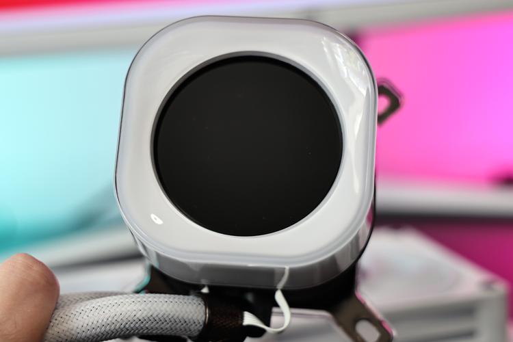 轻松拿捏i9-14900K星空体育平台990PRO：海盗船iCUE LINK H150i LCD/MP600 Elite