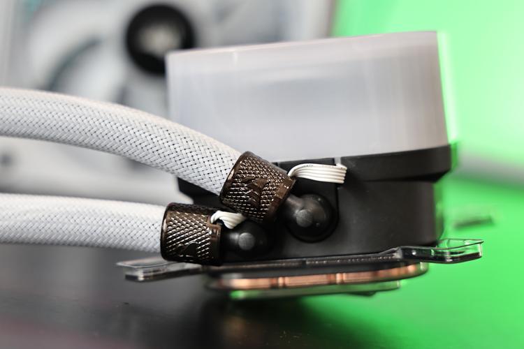 轻松拿捏i9-14900K星空体育平台990PRO：海盗船iCUE LINK H150i LCD/MP600 Elite