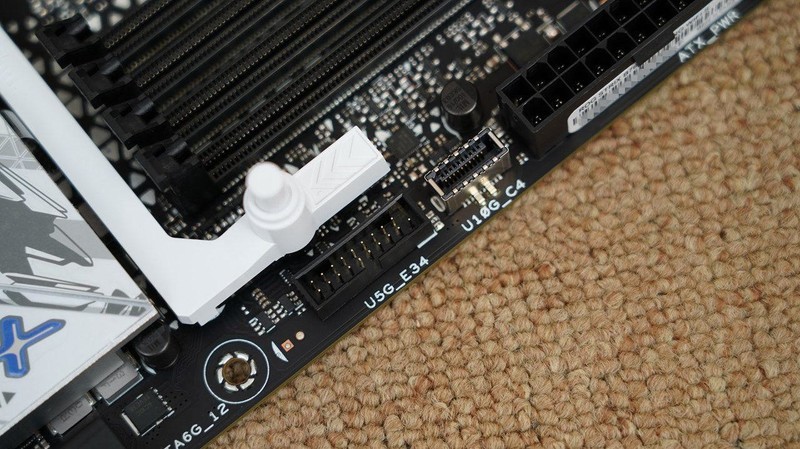 如何打造高性能海景房？14900K+华硕B760小吹雪S+影驰RTX4080S主机分享