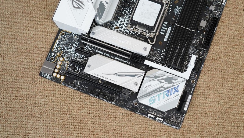 如何打造高性能海景房？14900K+华硕B760小吹雪S+影驰RTX4080S主机分享